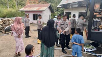 Polres Gayo Lues Bersama Brimob Polda Sumsel Sediakan Air Bersih Siap Minum bagi Pengungsi