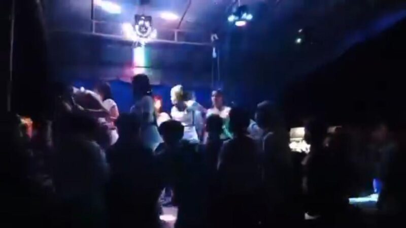 Foto: Screenshot Video Diduga Yoek Yoek Boh Giri Pesta Perkawinan di Aceh Timur