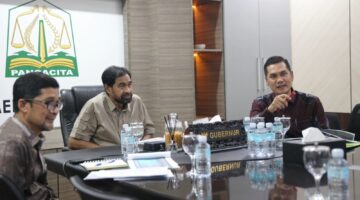 ‎Mualem Pimpin Rapat Bahas Validasi Data JKA Bersama Sekda dan Dinkes