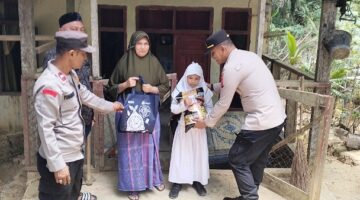 Sentuhan Kemanusiaan Kapolsek Idi Tunong, Salurkan Bantuan untuk Anak Yatim