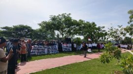 Foto: Aksi Damai Didepan Kantor Bupati Aceh Utara