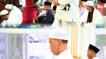 Bupati Aceh Utara bersama Wakil Shalat Idul Adha di Masjid Agung Baiturrahim Lhoksukon