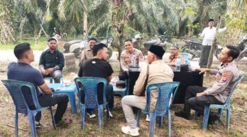 Sambang Desa Jadi Upaya Kapolsek Idi Tunong Jalin Kedekatan dengan Masyarakat