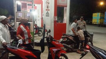 Jaga Distribusi BBM Tetap Aman, Personel Polsek Julok Intensifkan Patroli SPBU