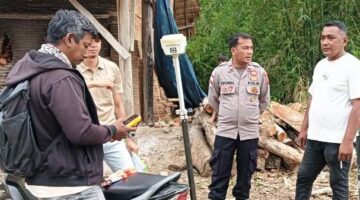 Lewat Sambang Desa, Kanit Binmas Polsek Peudawa Bangun Kedekatan dengan Masyarakat