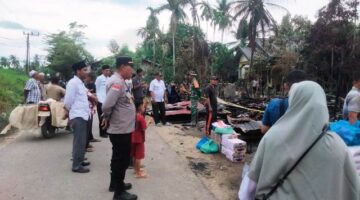 Polri Hadir Saat Musibah, Polsek Simpang Ulim Serahkan Bansos untuk Korban Kebakaran