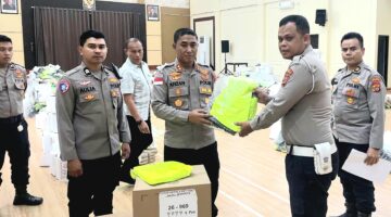 Kapolres Lhokseumawe Serahkan 1.692 Perlengkapan Lapangan kepada Personel untuk Dukung Kinerja Optimal