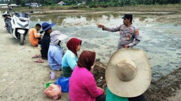 Dari Gampong ke Gampong, Kanit Binmas Polsek Banda Alam Perkuat Kamtibmas Lewat Dialog dengan Warga