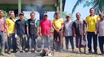Kapolsek Nurussalam dan Warga Perkuat Kebersamaan Lewat Gotong Royong