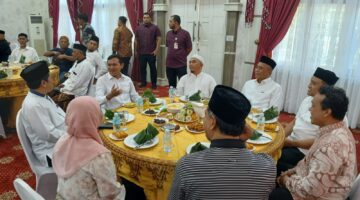 Silaturahmi Bersama Imam Masjid Raya Baiturrahman, Wagub Aceh Perkuat Sinergi dengan Ulama
