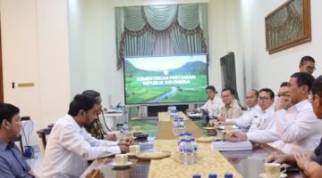 Bahas Pemulihan Sawah dan Kebun dengan Mentan, Gubernur Mualem: Kami Butuh Dukungan Pak Menteri