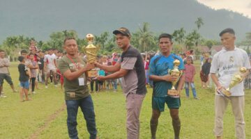 Batu Sumbang Fc Juarai Turnamen Sepakbola Forum Keuchik Cup ll Simpang Jernih 2026 Lewat Adu Finalti