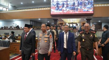Dek Fadh Hadiri Rapat Paripurna DPRA, Sampaikan Tanggapan atas Pertanggungjawaban APBA 2025