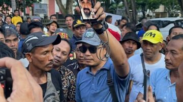 AKP Novrizaldi, S.H., Redam Situasi Ribuan Petani Aceh Timur Di Pendopo Setelah Menfasilitasi Video Call, Bupati Janji Bertemu 8 Oktober
