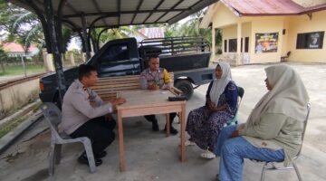 Kapolsek Nibong Sosialisasikan Pemahaman Perlinsos Dan Dampingi Warga Desa Meunye Lhee