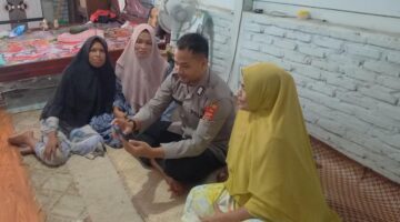 Kanit Binmas Hadir Di Tengah Emak-Emak, Berikan Pendampingan Program Perlinsos