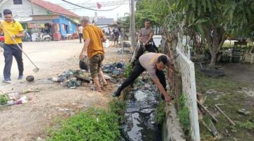 Green Policing, Polsek Idi Rayeuk Bersama Warga Gotong Royong di Gampong Jawa