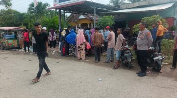 Polsek Seunuddon Kawal Penyaluran Bantuan Tunai Isi Hunian, 1.029 KK Terdampak Banjir Terima Rp3 Juta
