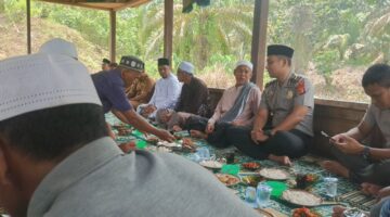 Maulid Di Dayah Budi Darul Aman, Kapolsek Simpang Jernih Perkuat Silaturahmi Dengan Tokoh Adat Dan Masyarakat