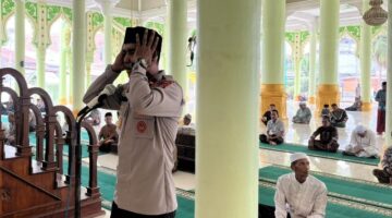 Jumat Keliling, Kapolsek Banda Alam Ajak Warga Perkuat Keamanan dan Ketertiban