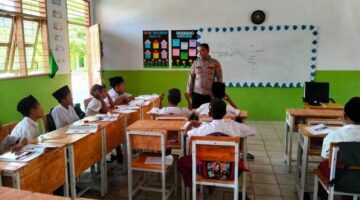 Police Goes to School, Personel Polsek Peureulak Barat Tanamkan Disiplin kepada Murid SDN Paya Gajah