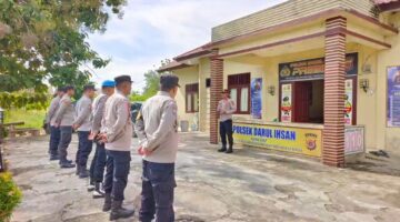 Mengawali Tugas Perdana, Ipda Saiful Bahri Pimpin Apel Pagi Di Polsek Darul Ihsan