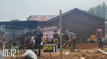 Warga dan Satgas TMMD Antusias Bangun RTLH Warga Kampung Pepelah